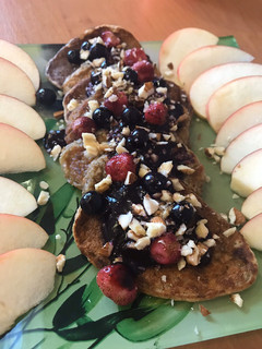 A picture of Oat-banana pancakes.
