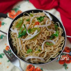 A picture of Veg Hakka Noodles.