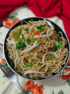 A picture of Veg Hakka Noodles.
