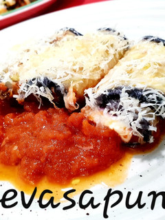 Una foto de Canelones de berenjena 🍆 🍆 🧀