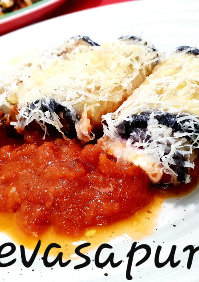 Una foto de Canelones de berenjena 🍆 🍆 🧀