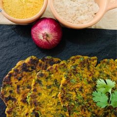 A picture of Jowar corn paratha (sorghum).