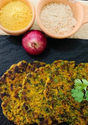 A picture of Jowar corn paratha (sorghum).