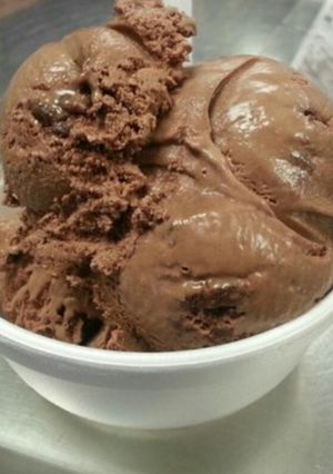 Una foto de Helado de chocolate, solo 4 ingredientes 🍦