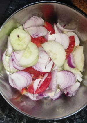 सलाद (salad recipe in Hindi) रेसिपी मुख्य फोटो