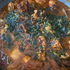 A picture of Garlic chilli chicken curry.