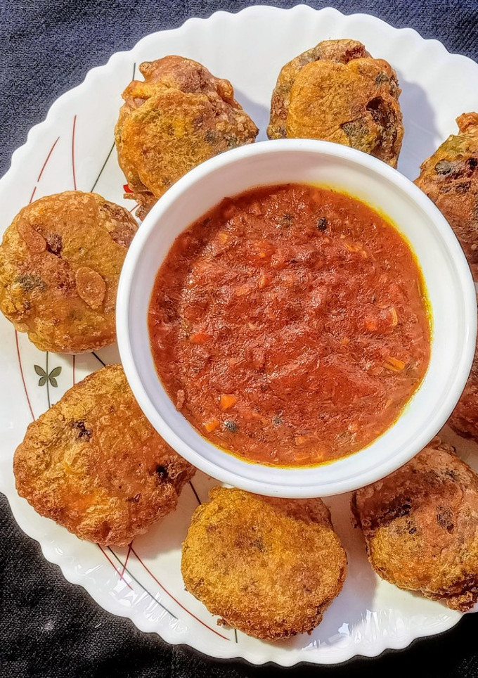 A picture of Amaranth Pakora and Soup.