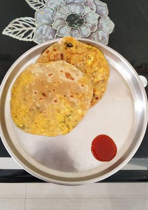 स्टफ पनीर पराठा रेसिपी चे मुख्य फोटो 