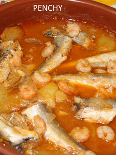 Una foto de Cazuela de pescadillas con gambas