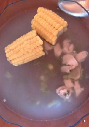 Una foto de Sopa económica de choclo y pollo para dieta (3 ingredientes)