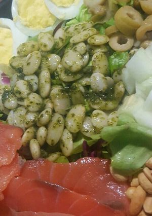 Una foto de Ensalada de salmón ahumado