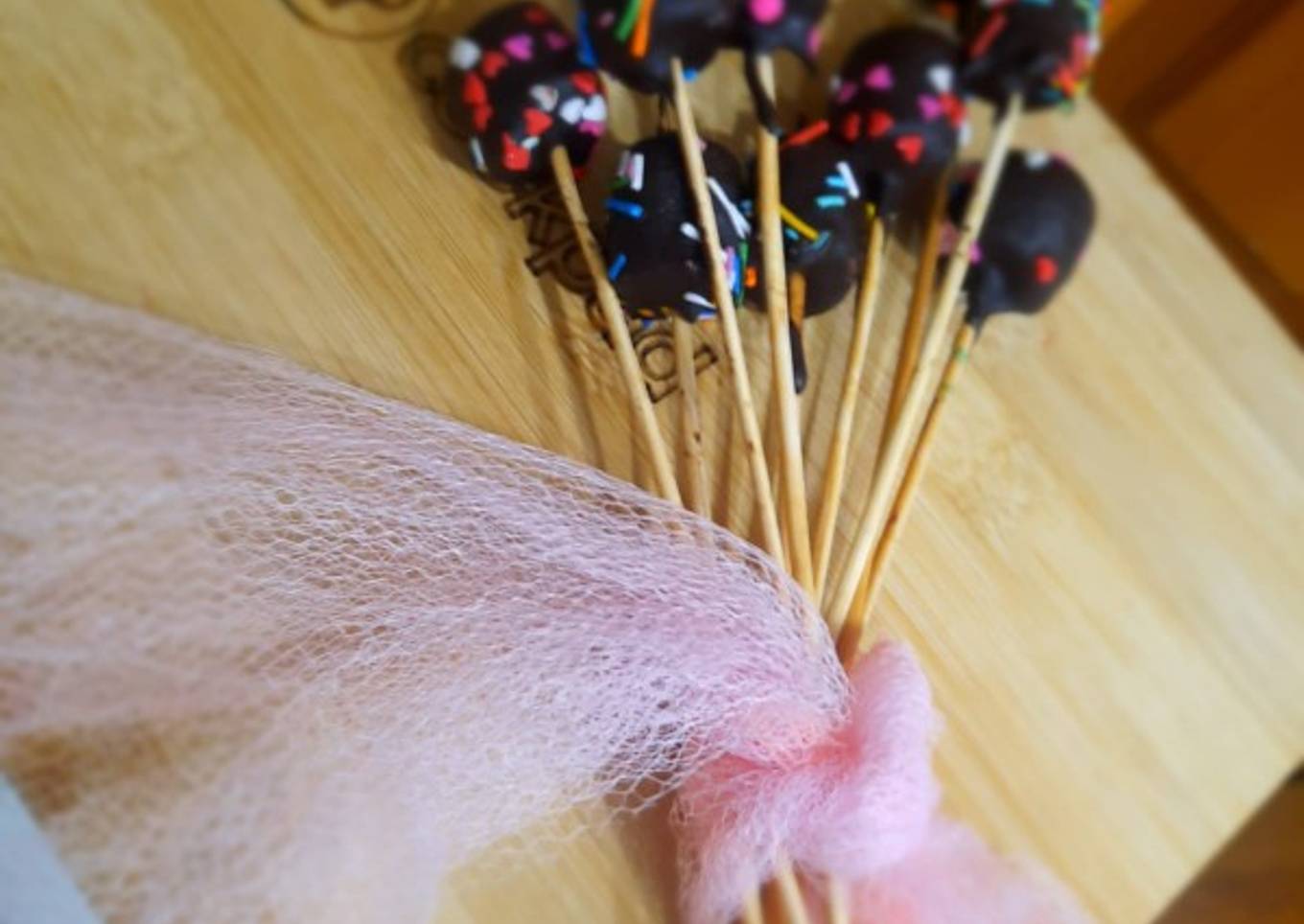 1 bite chocolatey marshmallow pops