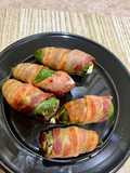 Jalapeños rellenos de queso panela envueltos en tocino en air fryer
