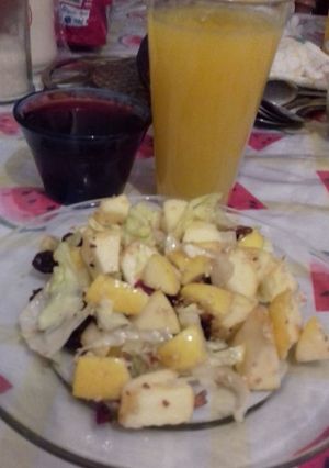 Una foto de Ensalada de frutas con vinagreta de chile güero