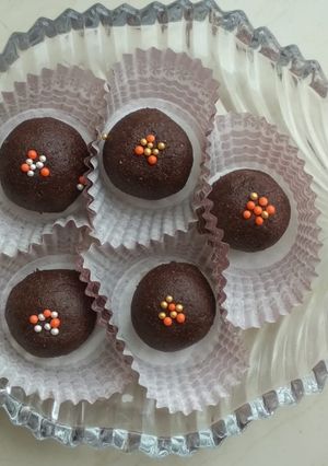 A picture of Chocolate ladoo.