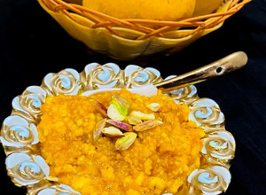 A picture of Lachko Mango Kalakand.