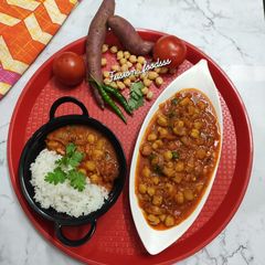 Vegan moroccan inspired chickpea stew A picture of Vegan moroccan inspired chickpea stew.