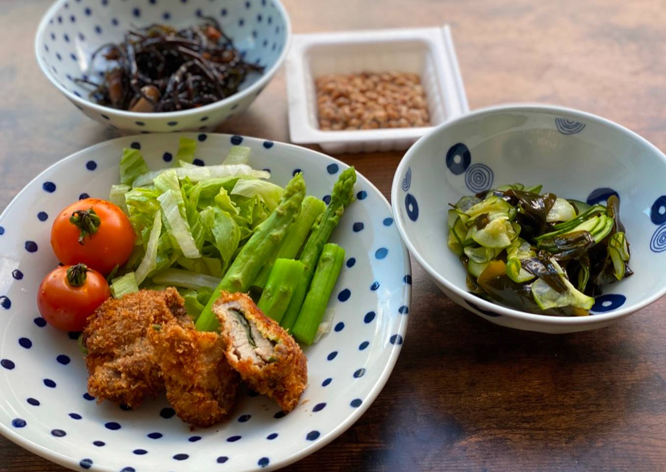 Japanese Wakame Seaweed and Cucumber Salad