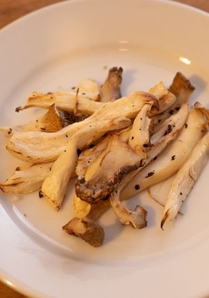 A picture of Grilled taste King Oyster Mushrooms.