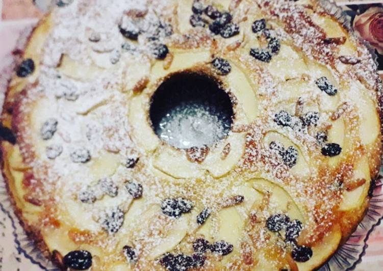 Ciambella dolce autunno con crema, mele, uvetta e pinoli ๐๐❣