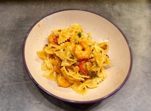 Alfredo vacsorája fokhagymás rákkal, szalonnával recept fotója