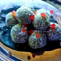 A picture of Paan coconut laddo.