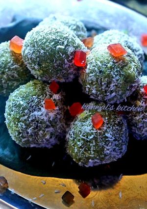 A picture of Paan coconut laddo.