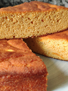 Foto principal de Bizcocho de naranja sin gluten, azúcar ni lactosa