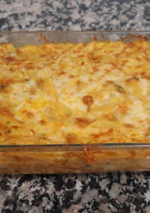 صورة لوصفة المعكرونة بالتونة في الفرن 🧀