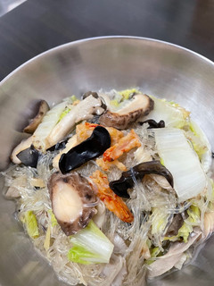 港式家常菜🇭🇰紹菜雜菌蝦乾煮粉絲 的食譜成品照片