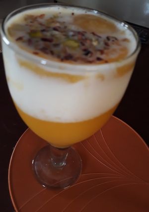 डालगोना मैंगो मिल्क शेक (Dalgona mango milk shake recipe in Hindi) रेसिपी मुख्य फोटो