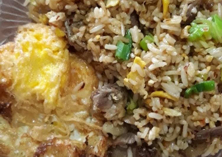 Rahasia Menyiapkan Nasi goreng oriental super simpel 3 bumbu saja yang Enak