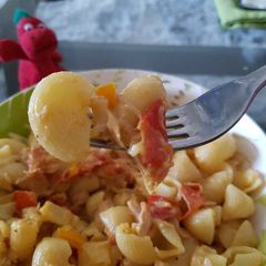 A picture of Kicking creamy pasta mix.