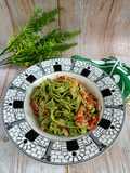 Tagliatelle Con Pomodoro e Tonno / Pasta Bayam Saus Tuna