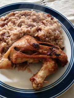 Foto de Arroz de Feijão com Frango grelhado