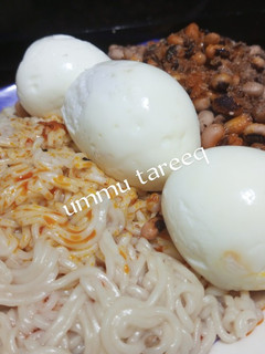 Indomie da wake da manja da kwai da yaji ainihin hoton girkin