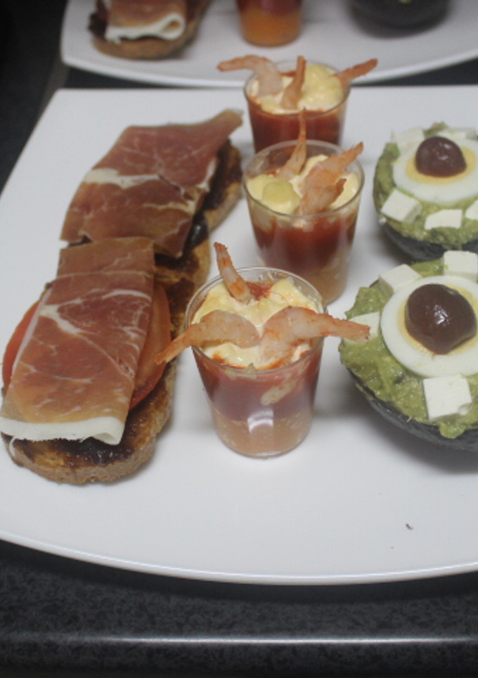 Una foto de Aguacates rellenos
