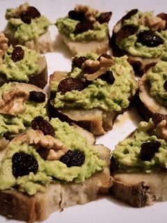 Una foto de Bocaditos de boniato y aguacate