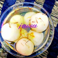 A picture of Rice Rasogulla.