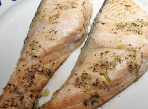 Una foto de Escalopines de salmón al horno