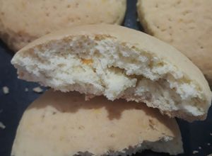 Una foto de Galletas de fécula de mandioca y naranja..🍊
