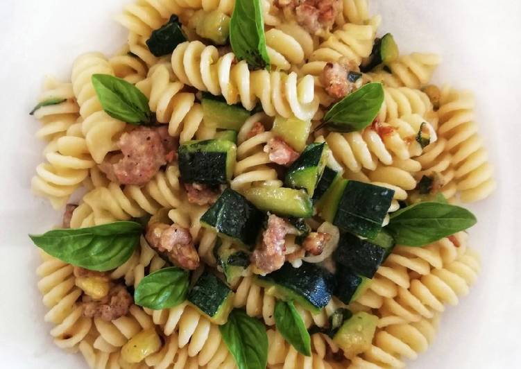 Steps to Make Homemade Fusilli zucchine e salsiccia 🌷