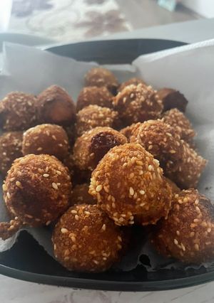 Sajtos cukkinigolyó rántva recept fotója