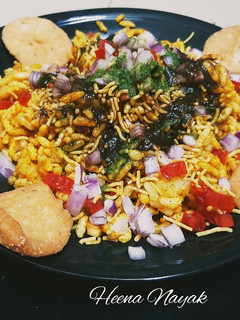 ભેળ (Bhel Recipe In Gujarati) રેસીપી મુખ્ય ફોટો
