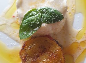 Foto principal de Mousse de parmesano con aceite albahaca casero 2° receta