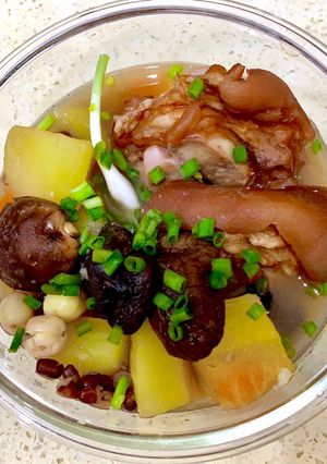 Hình của món Giò heo hầm đu đủ, hạt sen-đậu phộng-đậu đỏ.