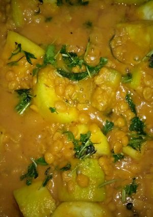 A picture of Lauki chanay ki daal.