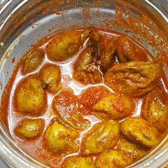 A picture of Vadumanga (mango pickle).