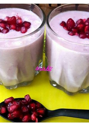 বেদানা কলা লস্যি রেসিপির প্রধান ছবি