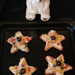 A picture of Kids special star pizza.